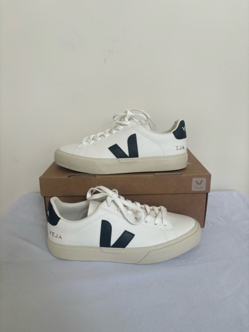 Veja Campo Leather Extra White/Black Size 7 Womens Sneakers Eu38 NWB